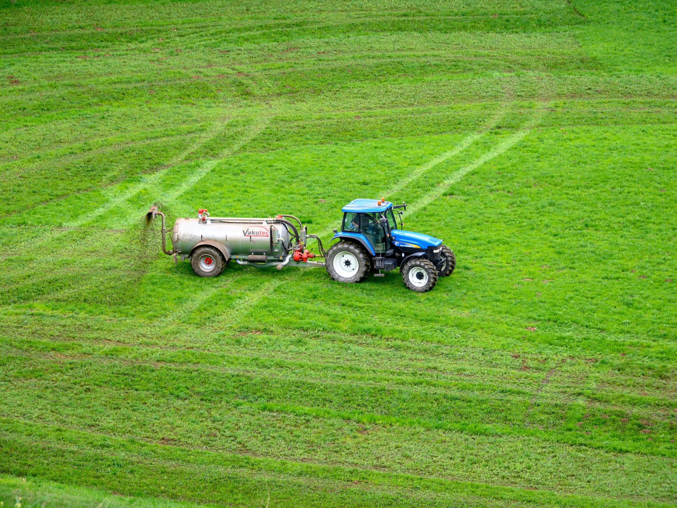 Traktor auf Feld